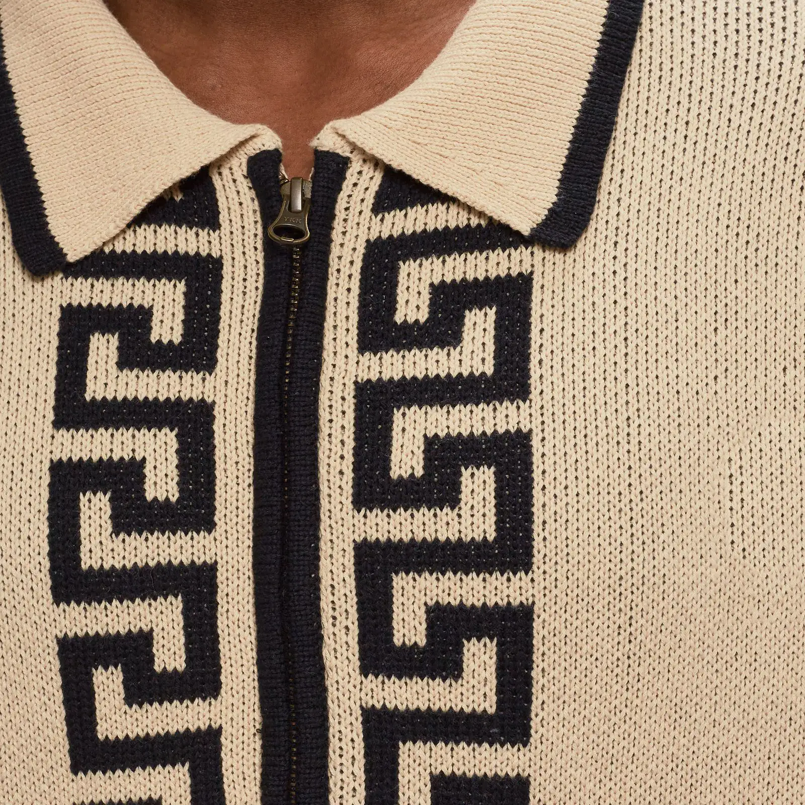 Casual Zip-Up Knit Sweater with Intarsia Design