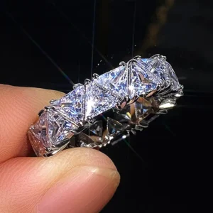 Fashionable Women's Triangle Crystal Wedding Ring