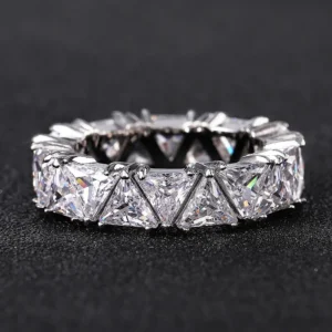 Fashionable Women's Triangle Crystal Wedding Ring