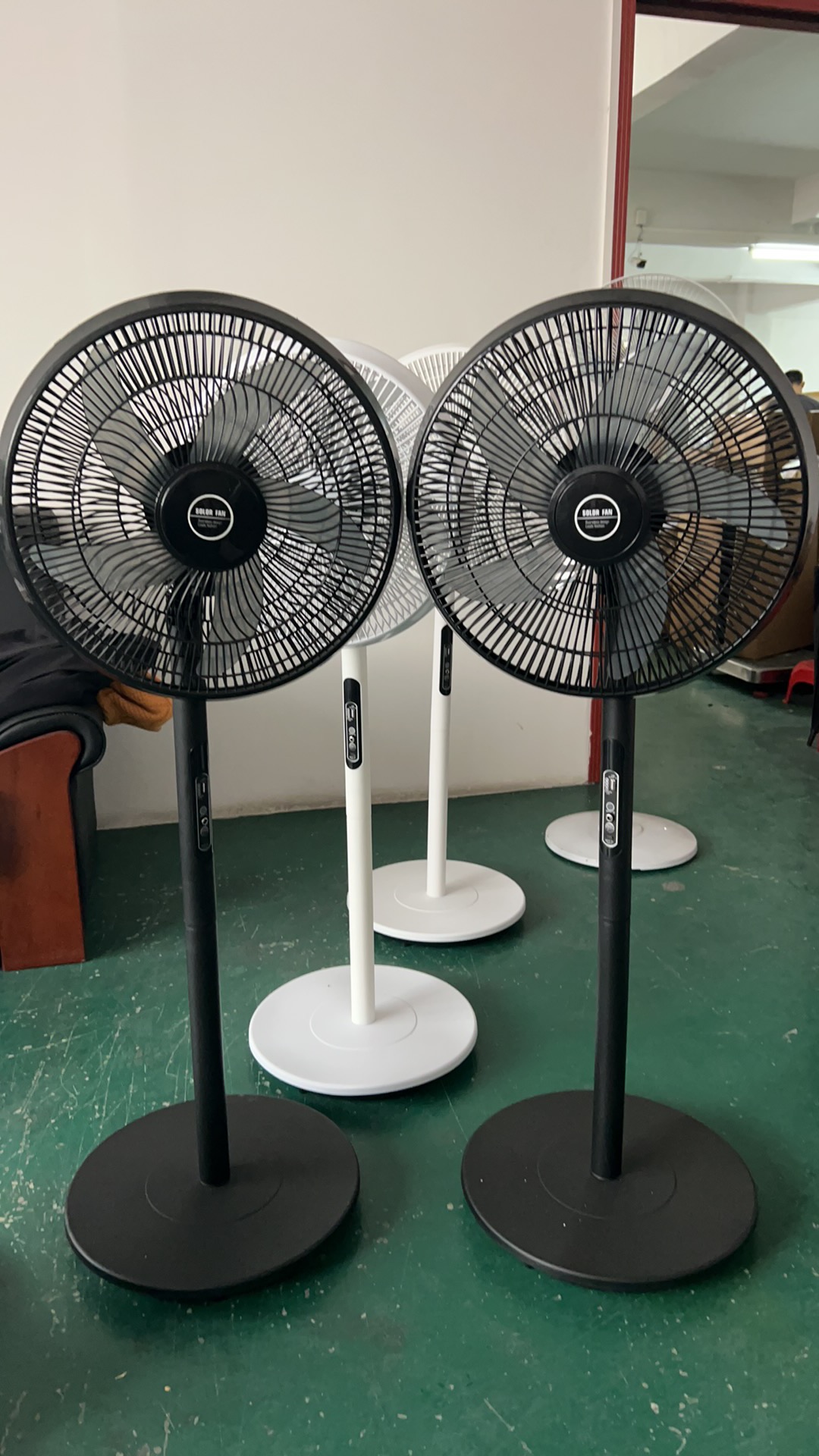 SunChill 16-Inch Lithium Battery Fan