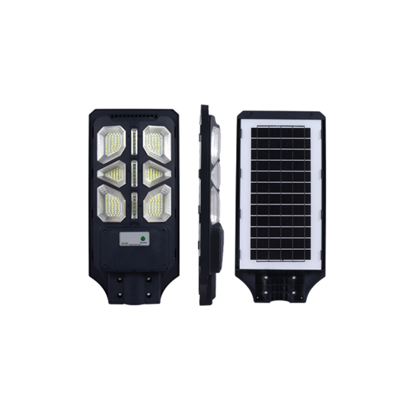 SolarMax Multi-Reflector Street Light